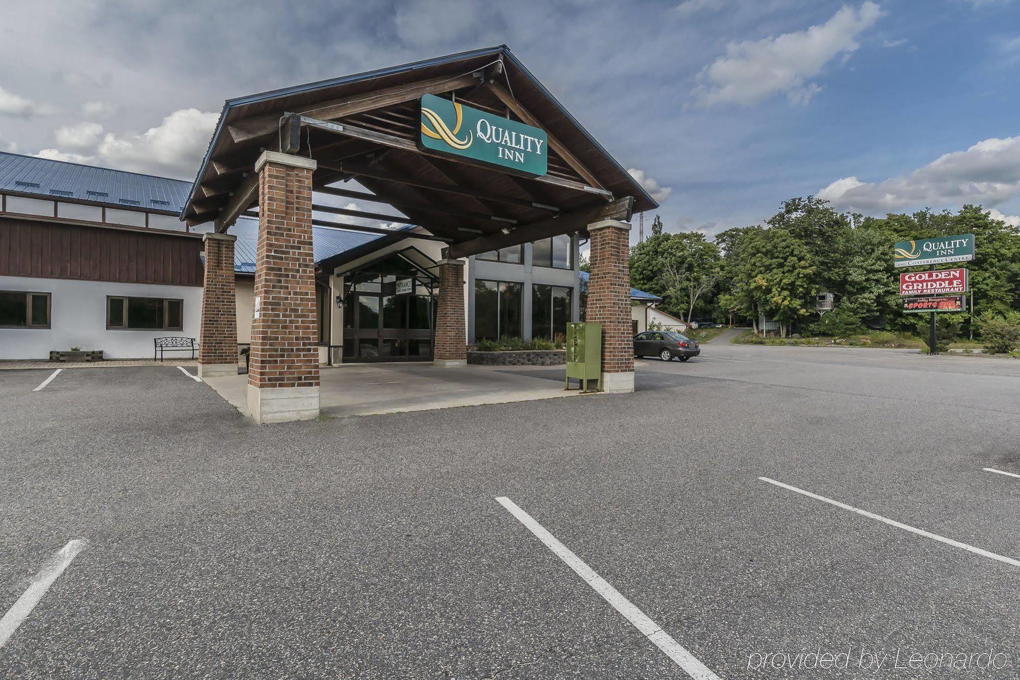 Quality Inn & Conference Centre Parry Sound Exterior photo