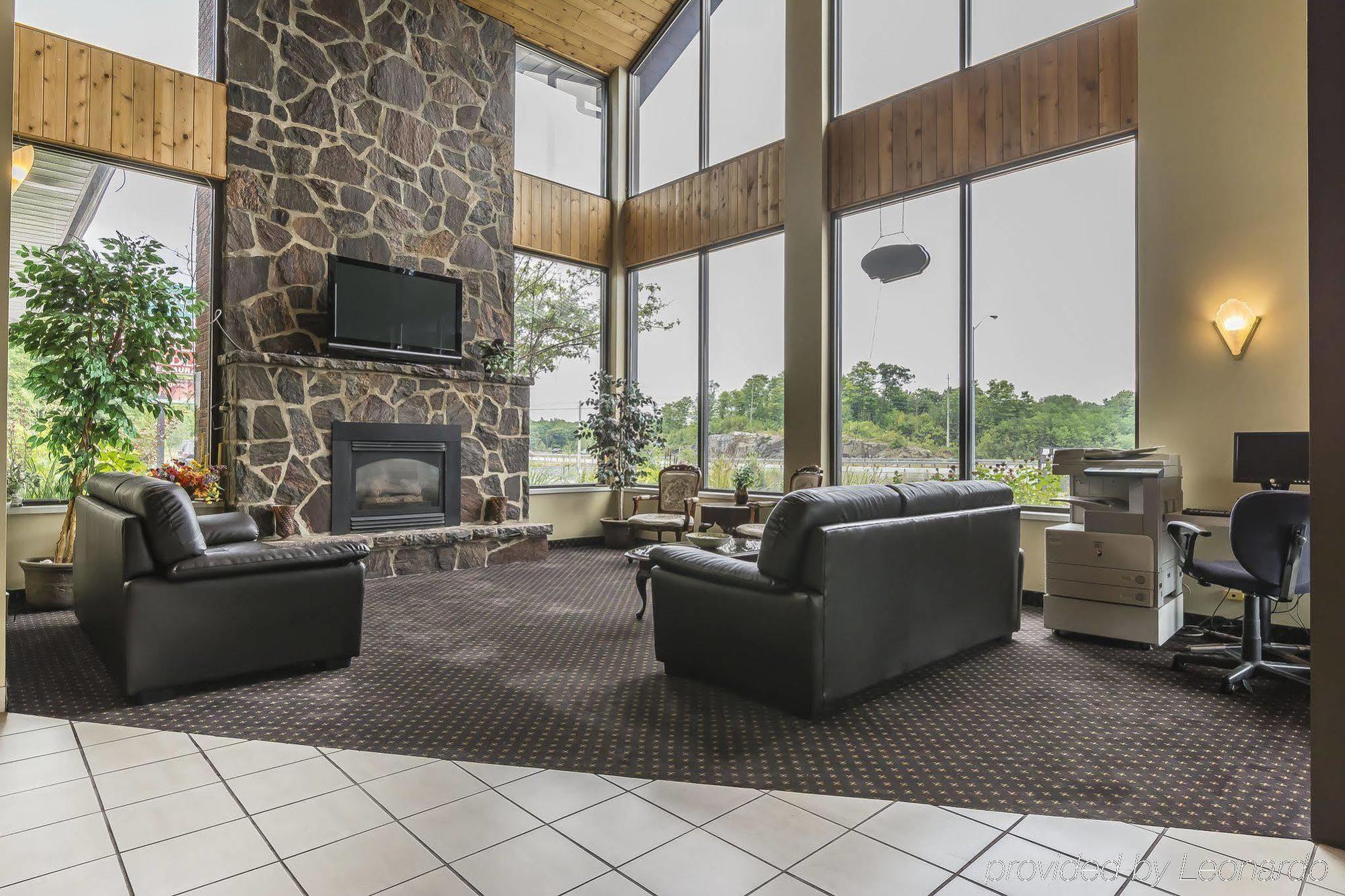 Quality Inn & Conference Centre Parry Sound Exterior photo