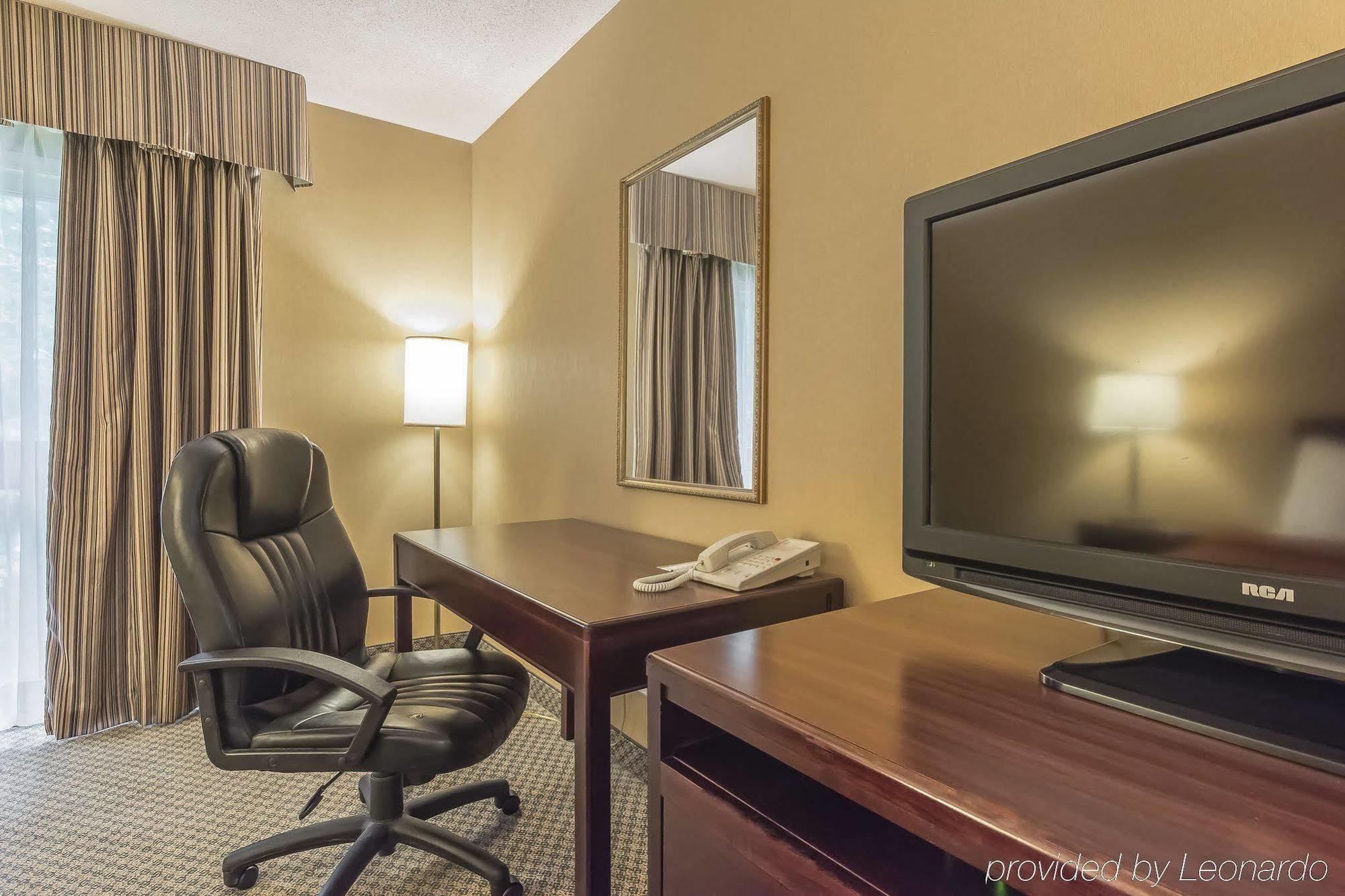 Quality Inn & Conference Centre Parry Sound Exterior photo